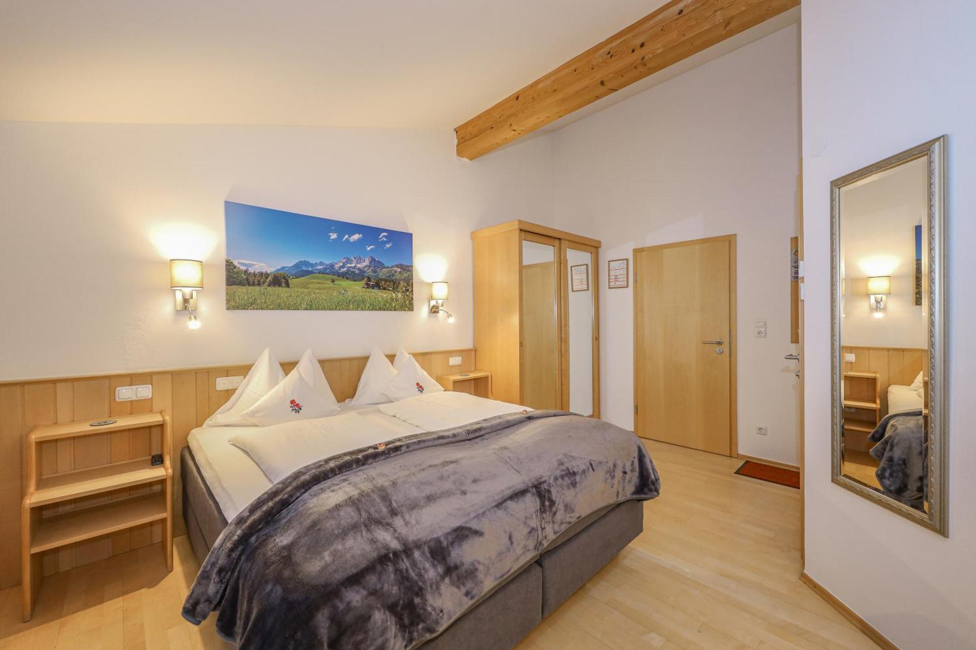 Gartenhotel Rosenhof Bei Kitzbuehel Oberndorf in Tirol Rum bild